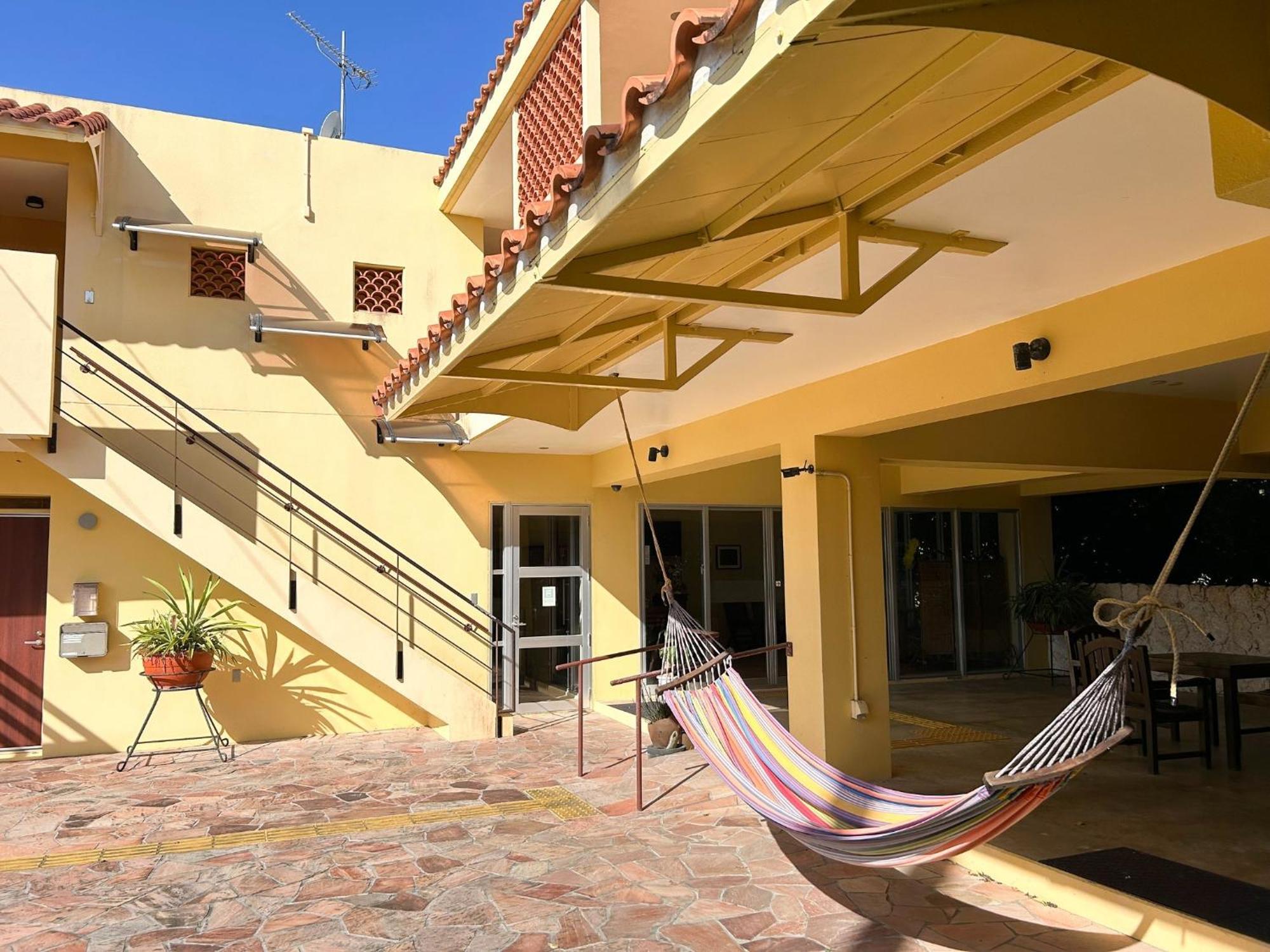 Pension Sunset Beach Nakijin Eksteriør billede